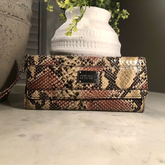 Kenneth Cole Reaction Snakeskin Print Wallet Tan, Black and Rose Color - Picture 3 of 7